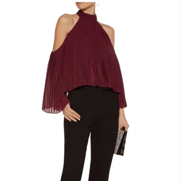 Walter Baker burgundy ♥️ women’s cold shoulder blouse size S - Picture 3 of 7
